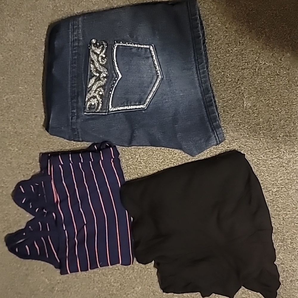 Maternity clothing bundle